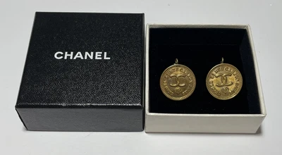 Paire de Boucles d'oreilles Clip CHANEL "Pièces De Monnaie" vintage - Photo 1/4