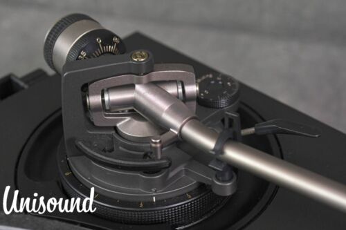 Technics SL-1200MK4 Black direct drive turntable in Very Good Condition - Picture 14 of 22