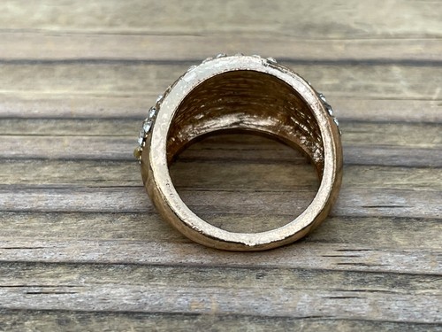 Women Rings Gold Tone Fashion Jewelry Crystals Accent Ladies Rings Size 7 - Picture 8 of 12