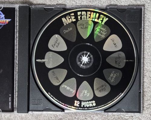 ACE FREHLEY - 12 PICKS - WITH BONUS PROMO WHITE GUITAR PICK - 1997 - KISS - Picture 4 of 11