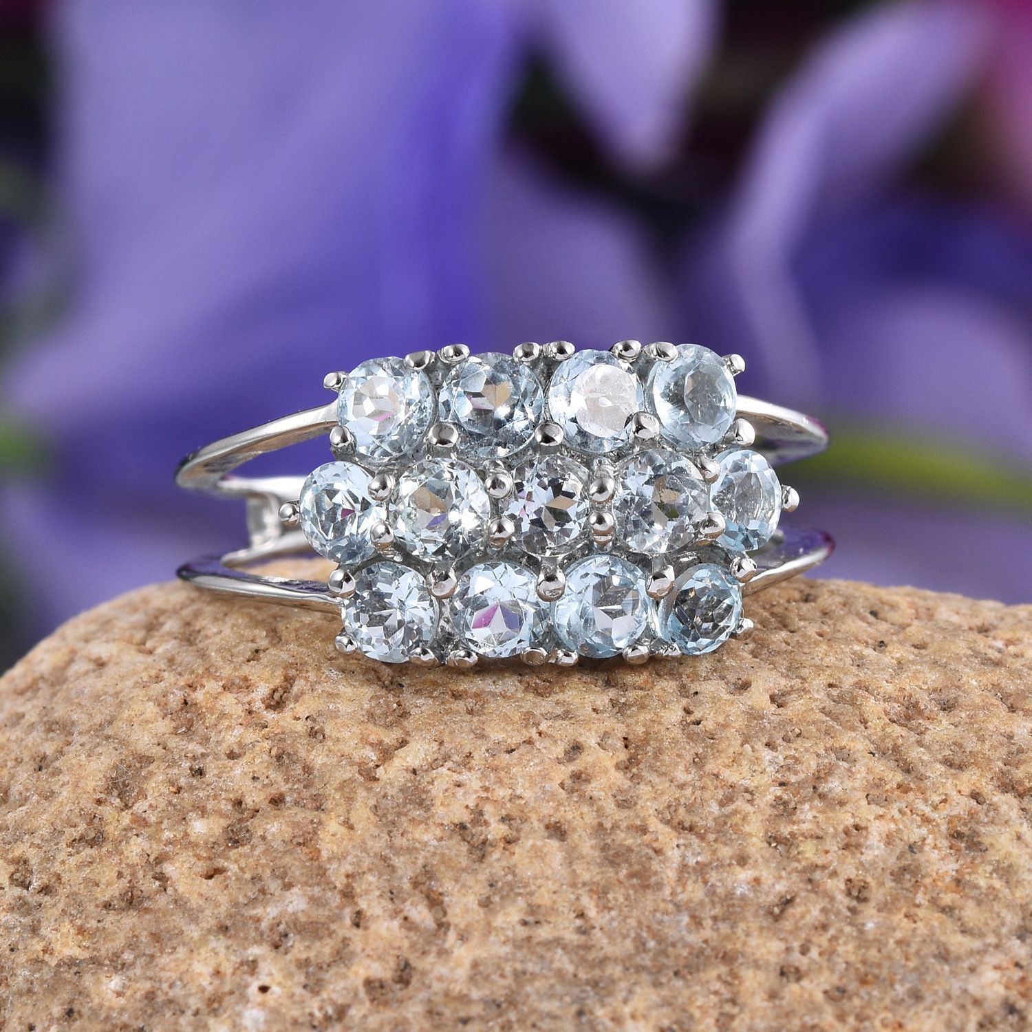 Size 6 NIB Sky bluee Topaz Ring TGW 3.000 Cts A-30 Size 6 NIB Sky bluee Topaz Ring TGW 3.000 Cts A-30
