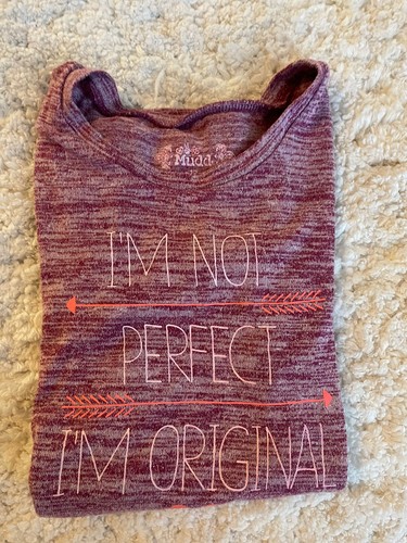 Mudd girls sz. 12 washed red lightweight soft sweater. Cute front design - Picture 10 of 10