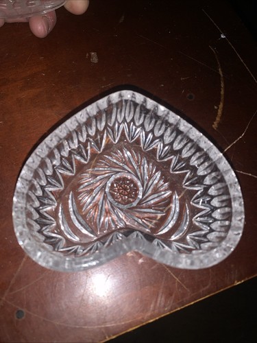 Plato de baratija Anna Hütte auténtico cristal de plomo 24 % cristal corazón Alemania usado en excelente estado - Imagen 9 de 9
