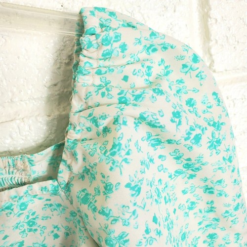 Levi's Women's Puff 3/4 Sleeve Cropped Blouse Electric Green Floral Size Medium - Picture 12 of 23