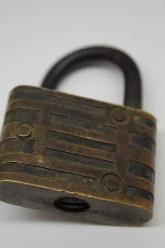 Vintage Metal Padlock with Key in Working Order No brand Free Shipping - Picture 3 of 5
