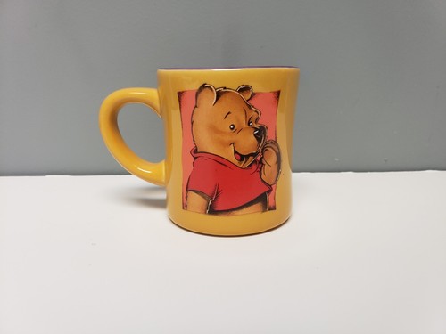 VINTAGE RARE RETIRED DISNEY WINNIE THE POOH YELLOW GOLD COFFEE CUP MUG - Picture 3 of 10