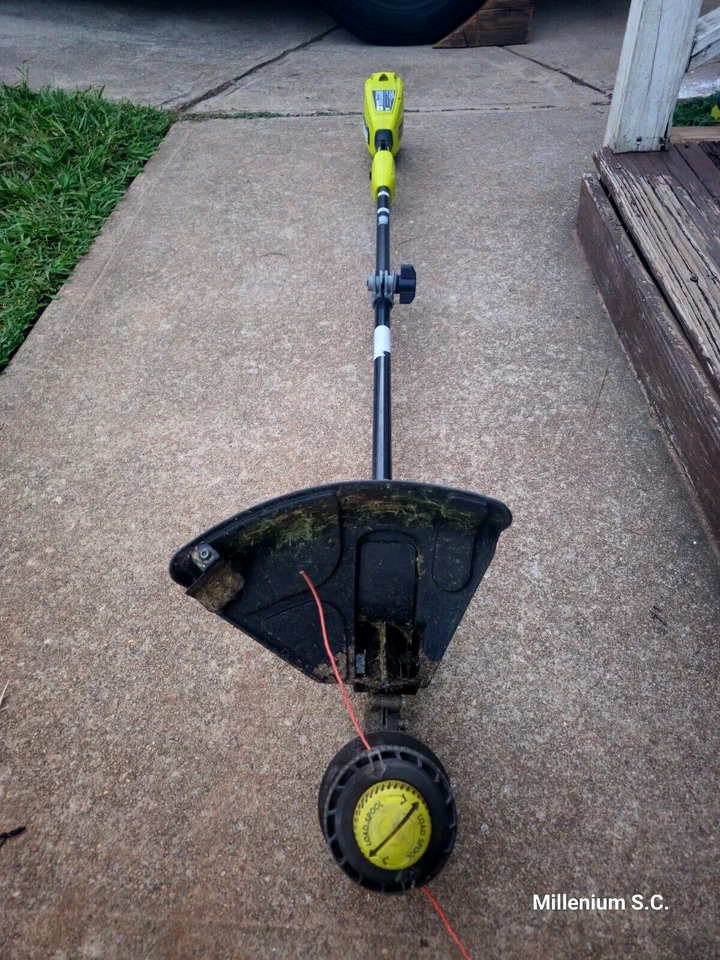 Recortadora de cuerda de eje de fibra de carbono sin escobillas Ryobi RY40HPST01 40V 16" (solo herramienta) Foto 4 de 4