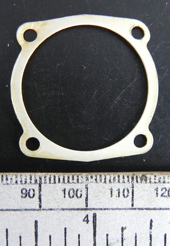 THUNDER TIGER Magnum Pro 40 - Rear Cover With Seal - Picture 5 of 5