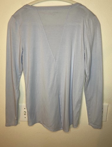 Athleta Damen Essence Athletic Top Langarm Split Back Hellblau Gr. XS - Bild 4 von 9