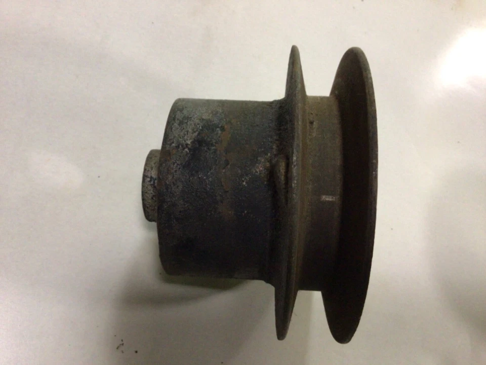 Polea de bomba de agua Triumph TR3 TR3A TR4 #2 Foto 3 de 4