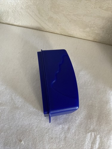 Plato de mantequilla grande azul de Tokio Tupperware Impressions dura hasta 1 libra - Imagen 5 de 5