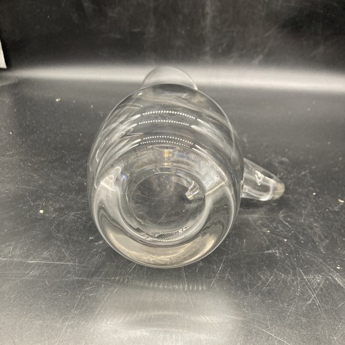 Clear glass wine decanter/Carafe/ with blown applied handle - Picture 3 of 3