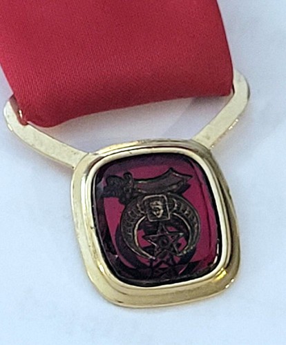 Vintage Masonic Mason Shriner Satin Clip-On Tie w/Medallion - Picture 3 of 4