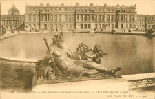 Versailles Le Chateau et la Chapelle vus de Parc. Vintage Postcard