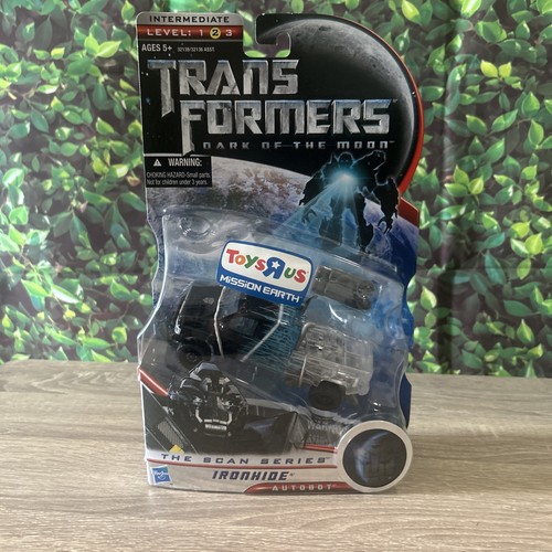 Transformers Dark of the Moon Scan Series Deluxe Ironhide Action Figure NEW 2011 - Picture 1 of 5