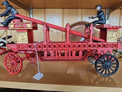Cast Iron Horse Drawn Carriage - Picture 3 of 24