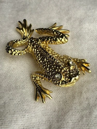 VTG 2” ST. JOHN GOLD PLATED FROG BROOCH/ PIN- COSTUME JEWELRY