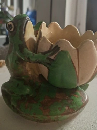 Weller Antique Coppertone Frog