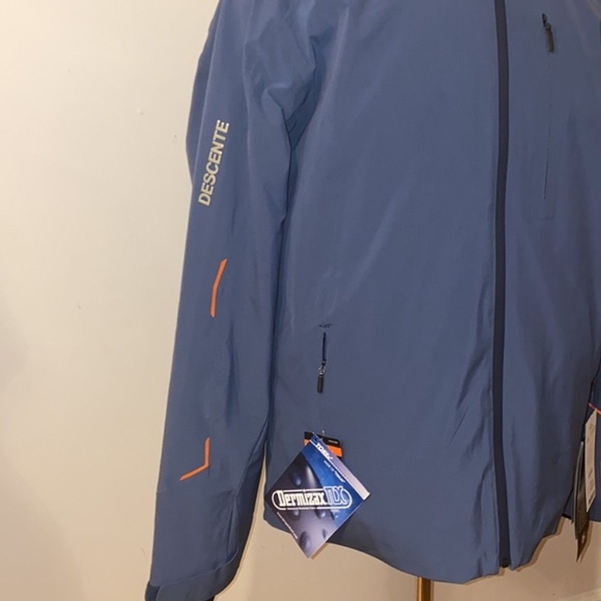 NWT Descente Men s Insulated Regal Ski Snowboard Jacket Size XL 775 eBay