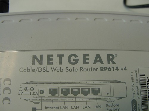 NETGEAR CABLE DSL WEB SAFE ROUTER RP614 v4 - Bild 3 von 3