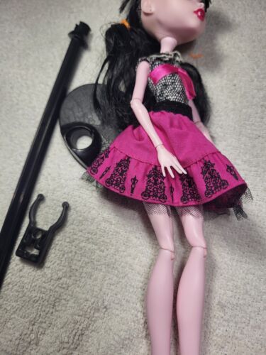 Draculaura Picture Day Monster High Doll - Picture 8 of 8