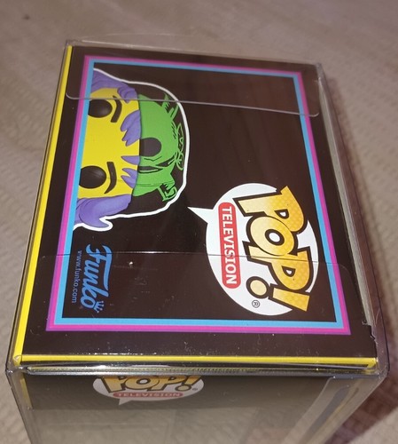 Funko Pop Stranger Things Eddie #1462 Blacklight EE Exclusive NM w/ Protector 🤘 - Foto 5 di 6