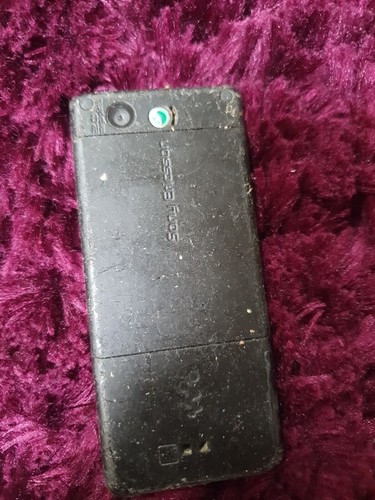 Sony Ericsson W880i - Silver -- Walkman locked ON T-MOBILE. UNTESTED - Picture 3 of 3