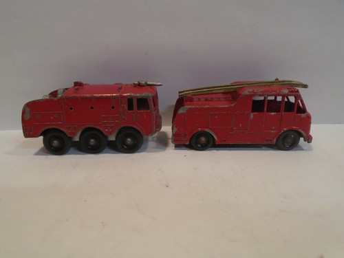 Lote Matchbox - 9 Merryweather Bomberos, 63 Foamite Crash Tender - Imagen 4 de 7