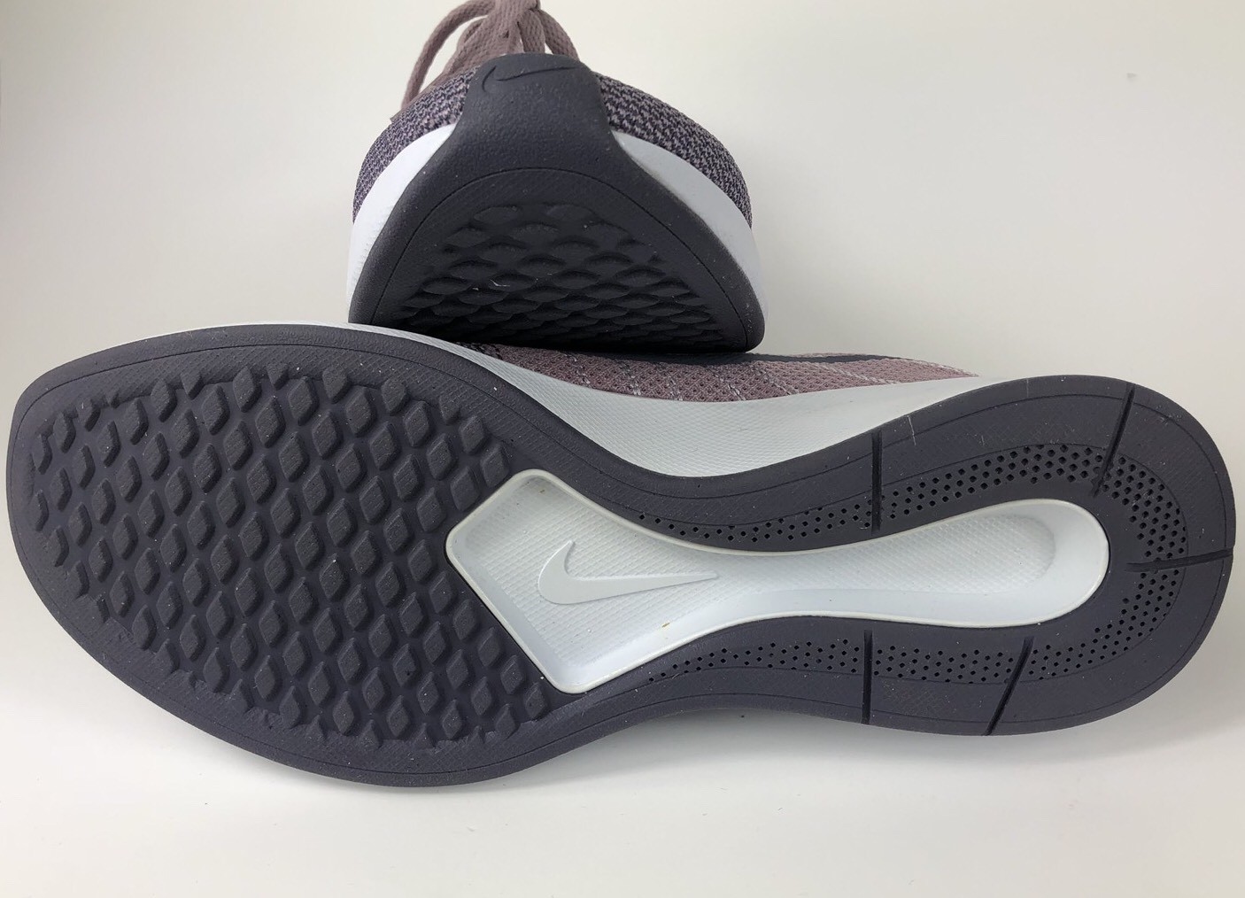 Nike Dualtone Racer Elemental pink Light Carbon Pink Pink Pink Running shoes Women Sz 8 f15567 Nike Dualtone Racer Elemental pink Light Carbon Pink Pink Pink Running shoes Women Sz 8 f15567