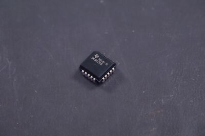 TIBPAL16L8-10CFN Texas Instruments Simple Programmable Array 20 Pin PLCC NOS