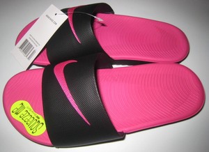 nike slides 7y