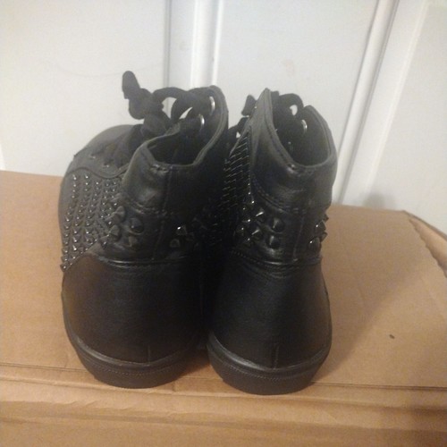 New Womens Steve Madden Levels Black Stud Fashion Sneakers.. - Picture 6 of 8