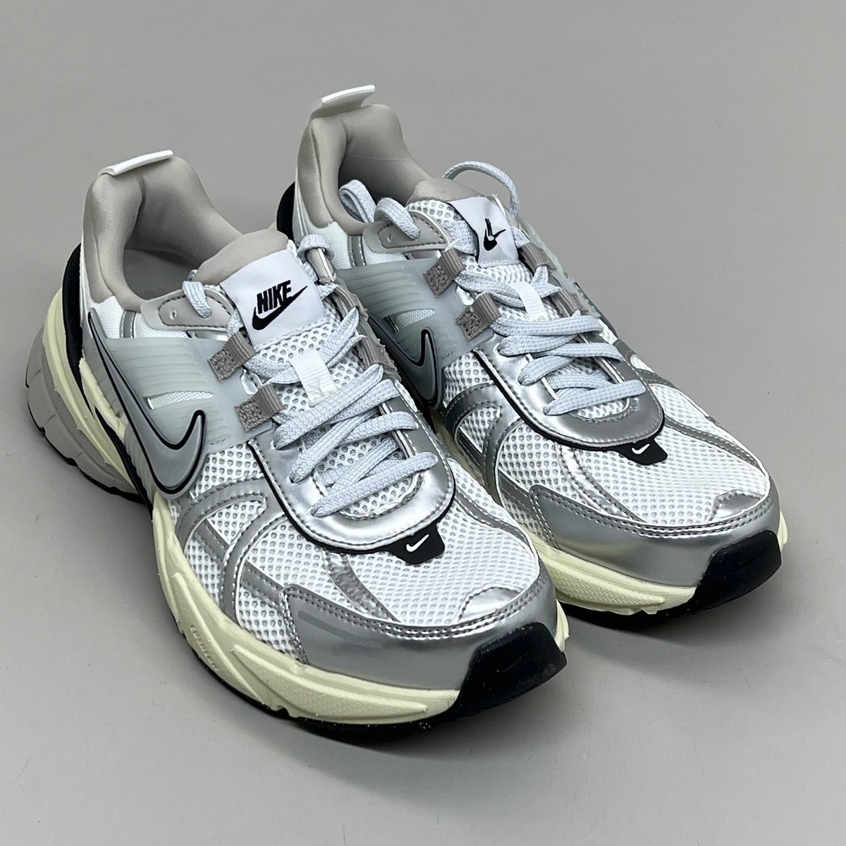 NIKE V2K RUN Sneaker Women's 8.5 Men's 7 Submit White NIKE V2K RUN Sneaker Women's 8.5 Men's 7 Submit White