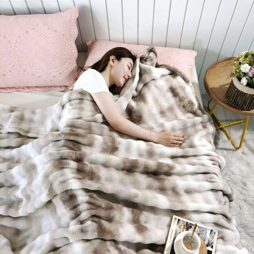 Skin-Friendly Warm Blanket Double Sided Conditioning Quilt - Picture 9 of 17