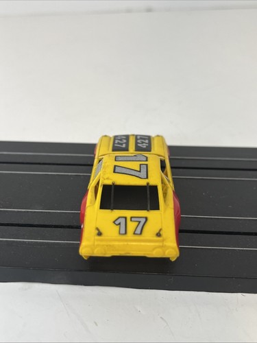 AFX Yellow Chevelle Stocker No. 17 Slot Car Body 1/64 DAMAGED - Picture 4 of 5