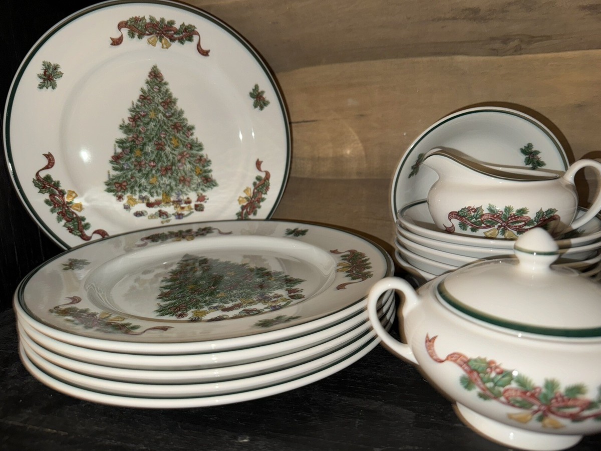 Johnson Bros クリスマスディッシュ Vintage Johnson Bros Merry Christmas porcelain Tree divided