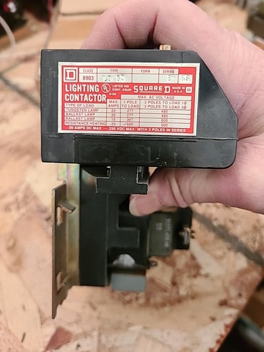 *GEBRAUCHT* Quadratischer D 8903 LO80 8P 120v Spulenbeleuchtungsschütz - Bild 2 von 5