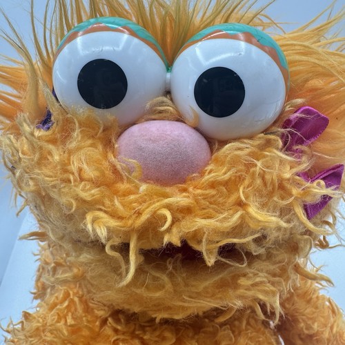 Sesame Place Sesame Street 2012 Zoe Puppet 14 Inches - Picture 7 of 11