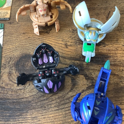 Paquete Bakugan Battle Brawlers + 10 cartas de metal - Imagen 5 de 9