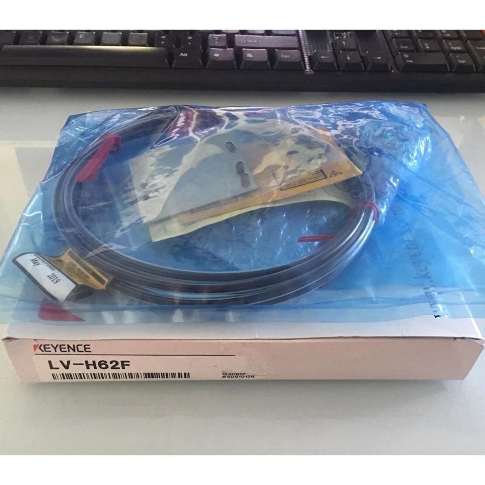 1PC Keyence LV-H62F Laser Sensor New In Box US Free TAX LVH62F US Free TAX - Image 2 of 3