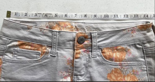 Pantalones Cortos de Jean American Eagle Para Mujer Talla 2 Flores Gris Claro Denim Elastizados - Imagen 7 de 9
