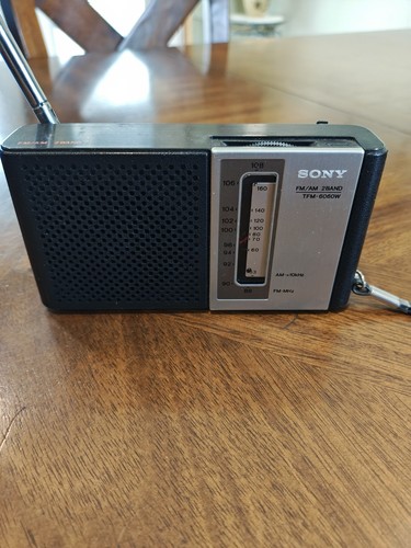 Sony FM/AM 2BAND Vintage TFM-6060W Sammlerstück funktioniert Verkauf 20,00 $