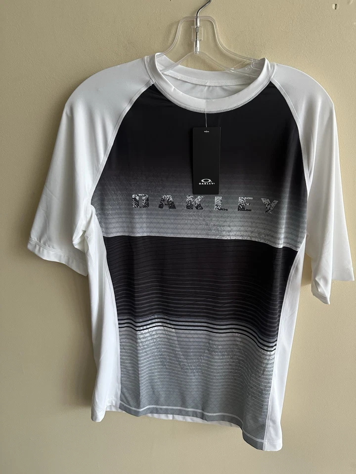 Camiseta Oakley Para Hombres Camuflaje Rashguard Active Top Manga Corta Multicolor Talla Grande S402 Foto 2 de 4