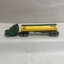 Maisto Transport Hauler Kenworth Semi & Quaker State Slick 50 NIB  1999