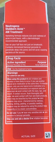 Tratamiento neutrogena Stubborn Acné AM, 2,0 OZ (56 g) CADUCIDAD 02/2026. Sin fragancia - Imagen 3 de 4