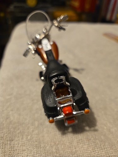 Hot Wheels 1/18 Harley Davidson Softail Classic - Picture 5 of 6