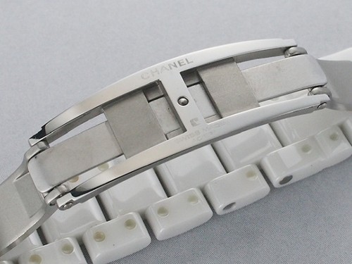 CHANEL J12 33MM WHITE CERAMIC GENUINE DIAMOND BEZEL H0967 QUARTZ LADIES WATCH - Picture 3 of 8