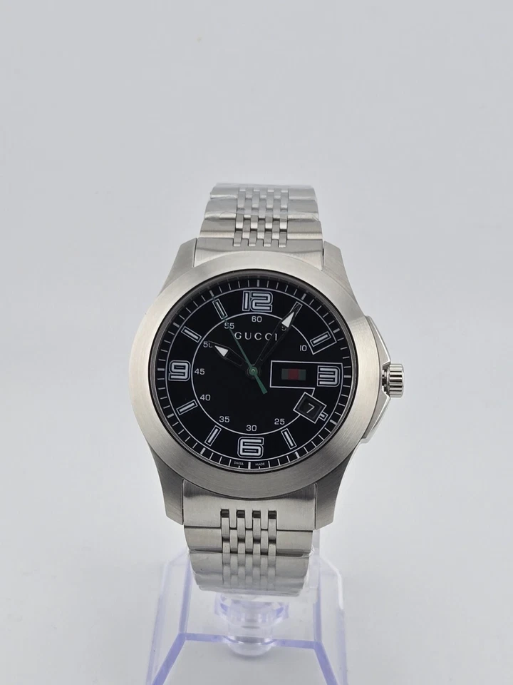 $825 Рекомендуемая розничная цена производителя | Мужские часы Gucci G-Timeless черный циферблат нержавеющая сталь - YA126201 - Изображение 2 из 4