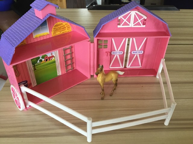 Breyer Stablemates Horse Crazy Pocket Barn And Horse Play Set Jj