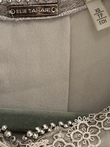 Top para mujer Elie Tahari 100 % gris seda sin mangas talla XS floral de encaje y cuentas - Imagen 3 de 12